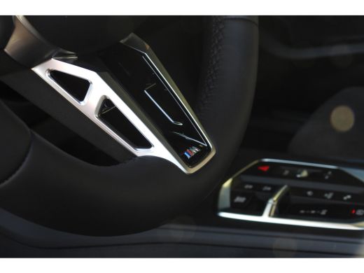 BMW 1 Serie 120 M Sport Automaat / Panoramadak / Sportstoelen / Achteruitrijcamera / M Adaptief onderstel / C... ActivLease financial lease