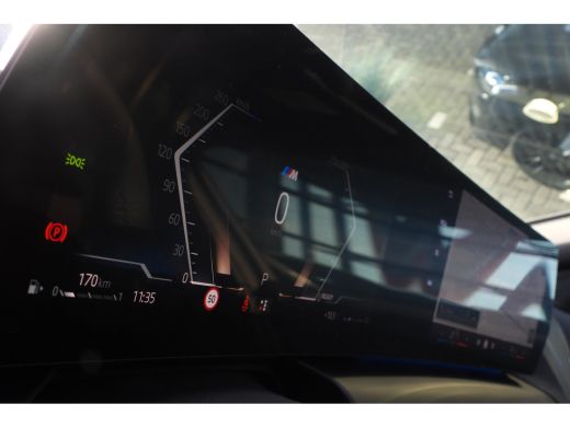 BMW 1 Serie 120 M Sport Automaat / Panoramadak / Sportstoelen / Achteruitrijcamera / M Adaptief onderstel / C... ActivLease financial lease