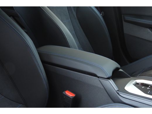 BMW 1 Serie 120 M Sport Automaat / Panoramadak / Sportstoelen / Achteruitrijcamera / M Adaptief onderstel / C... ActivLease financial lease