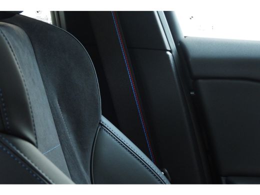 BMW 1 Serie 120 M Sport Automaat / Panoramadak / Sportstoelen / Achteruitrijcamera / M Adaptief onderstel / C... ActivLease financial lease