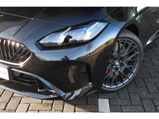 BMW 1 Serie 120 M Sport Automaat / Panoramadak / Sportstoelen / Achteruitrijcamera / M Adaptief onderstel / C... ActivLease financial lease