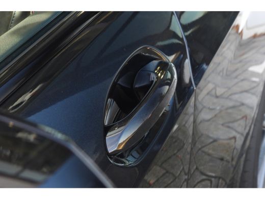 BMW 1 Serie 120 M Sport Automaat / Panoramadak / Sportstoelen / Achteruitrijcamera / M Adaptief onderstel / C... ActivLease financial lease