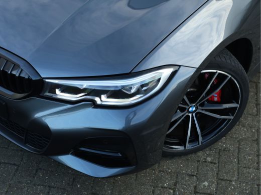 BMW 3 Serie 330e M Sport HiFi / 19 inch / M-Sport remmen / Leder / ActivLease financial lease