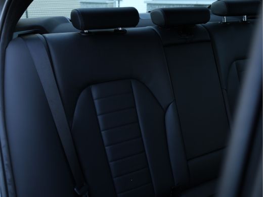 BMW 3 Serie 330e M Sport HiFi / 19 inch / M-Sport remmen / Leder / ActivLease financial lease