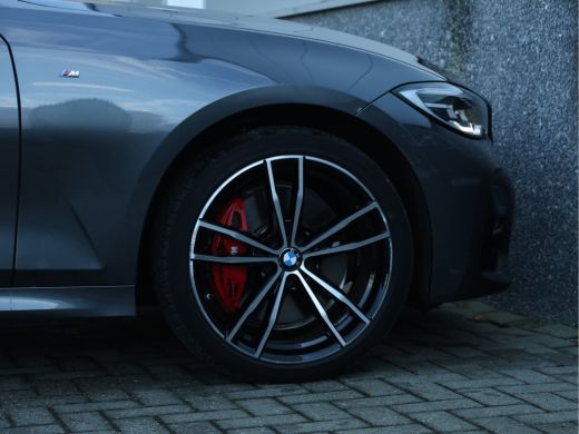 BMW 3 Serie 330e M Sport HiFi / 19 inch / M-Sport remmen / Leder / ActivLease financial lease