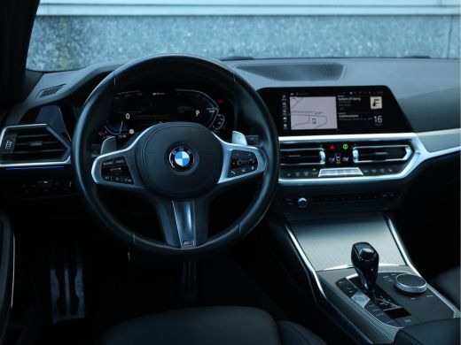 BMW 3 Serie 330e M Sport HiFi / 19 inch / M-Sport remmen / Leder / ActivLease financial lease