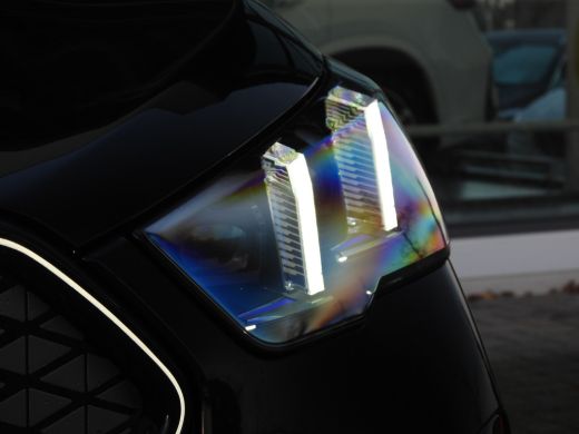 BMW iX2 xDrive30 M Sport Edition / Panoramadak / Sportstoelen / M Adaptief onderstel / Stuurverwarming / ... ActivLease financial lease