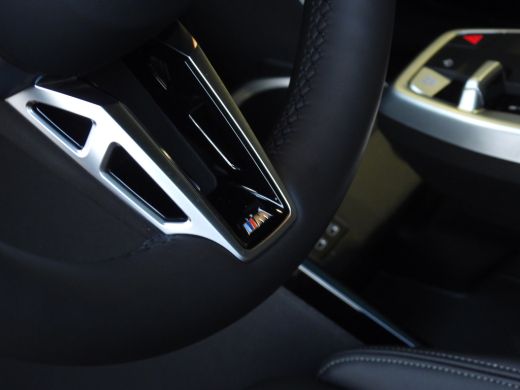 BMW iX2 xDrive30 M Sport Edition / Panoramadak / Sportstoelen / M Adaptief onderstel / Stuurverwarming / ... ActivLease financial lease