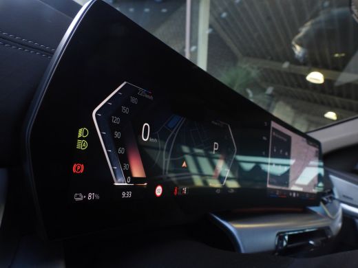 BMW iX2 xDrive30 M Sport Edition / Panoramadak / Sportstoelen / M Adaptief onderstel / Stuurverwarming / ... ActivLease financial lease