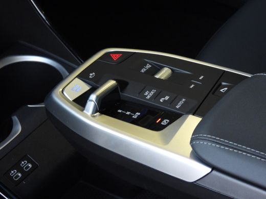 BMW iX2 xDrive30 M Sport Edition / Panoramadak / Sportstoelen / M Adaptief onderstel / Stuurverwarming / ... ActivLease financial lease