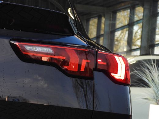 BMW iX2 xDrive30 M Sport Edition / Panoramadak / Sportstoelen / M Adaptief onderstel / Stuurverwarming / ... ActivLease financial lease