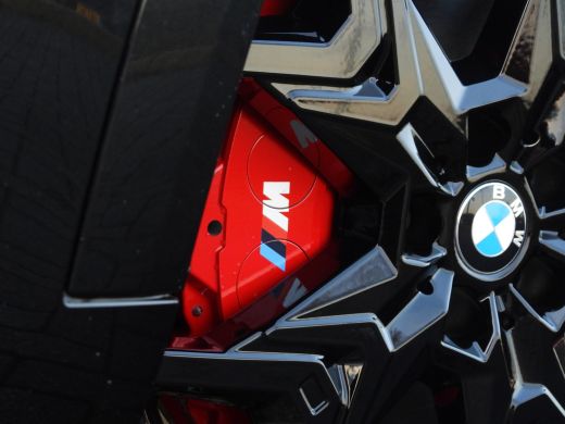 BMW iX2 xDrive30 M Sport Edition / Panoramadak / Sportstoelen / M Adaptief onderstel / Stuurverwarming / ... ActivLease financial lease