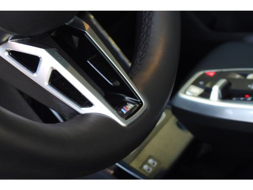 BMW X2 sDrive20i High Executive M Sport Automaat / Panoramadak / Trekhaak / Sportstoelen / M Adaptief on... ActivLease financial lease