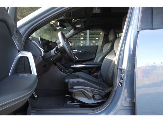 BMW X2 sDrive20i High Executive M Sport Automaat / Panoramadak / Trekhaak / Sportstoelen / M Adaptief on... ActivLease financial lease