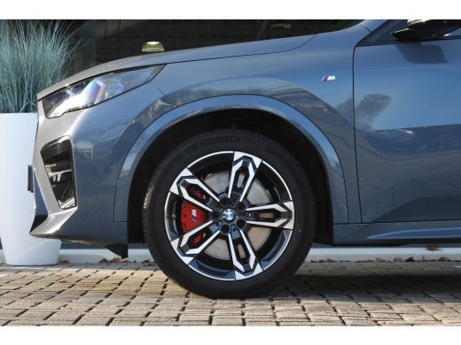 BMW X2 sDrive20i High Executive M Sport Automaat / Panoramadak / Trekhaak / Sportstoelen / M Adaptief on... ActivLease financial lease