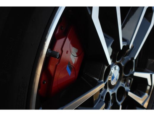 BMW X2 sDrive20i High Executive M Sport Automaat / Panoramadak / Trekhaak / Sportstoelen / M Adaptief on... ActivLease financial lease