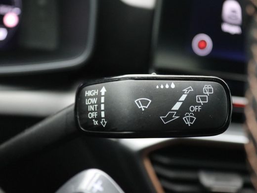 CUPRA Leon Sportstourer 1.4 e-Hybrid Business 204PK DSG SOH 100%, Pano-Schuifdak, Memorystoel, Parkeersensoren achter, Le... ActivLease financial lease