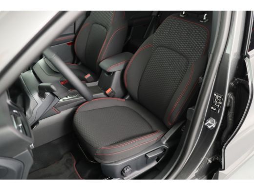 Ford Kuga Plug-In Hybrid ST-Line | Trekhaak Elektrisch Wegklapbaar | Elektrisch Panoramadak | Winter Pack |... ActivLease financial lease