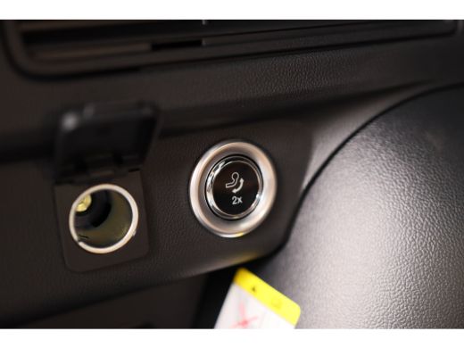 Ford Kuga Plug-In Hybrid ST-Line | Trekhaak Elektrisch Wegklapbaar | Elektrisch Panoramadak | Winter Pack | ActivLease financial lease