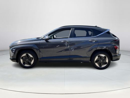 Hyundai Kona Comfort Smart 64.8 kWh | &euro; 7.835,- korting! | Nu uit voorraad leverbaar! | ActivLease financial lease
