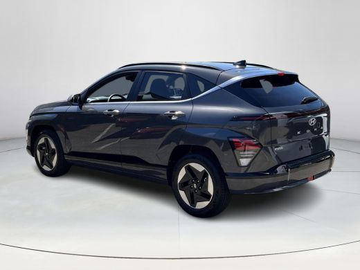 Hyundai Kona Comfort Smart 64.8 kWh | &euro; 7.835,- korting! | Nu uit voorraad leverbaar! | ActivLease financial lease