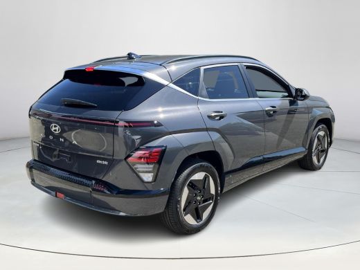 Hyundai Kona Comfort Smart 64.8 kWh | &euro; 7.835,- korting! | Nu uit voorraad leverbaar! | ActivLease financial lease