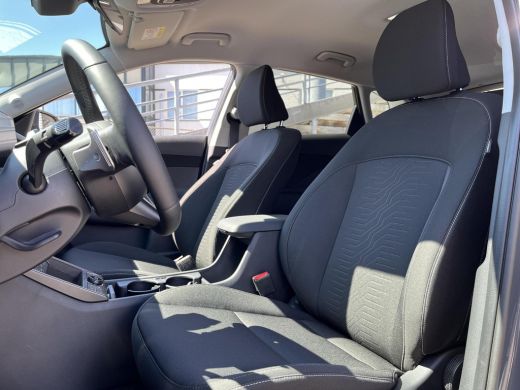 Hyundai Kona Comfort Smart 64.8 kWh | &euro;7.835,- korting! | Nu uit voorraad leverbaar! | ActivLease financial lease