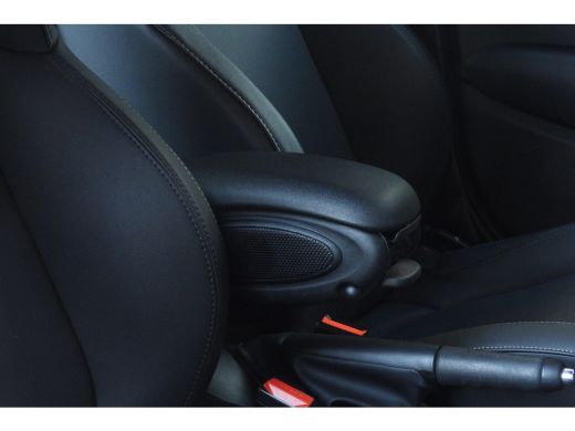 Mini Cooper Classic Automaat / Sportstoelen / LED / Navigatie / 16" LM Victory Spoke zwart ActivLease financial lease