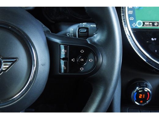 Mini Cooper Classic Automaat / Sportstoelen / LED / Navigatie / 16" LM Victory Spoke zwart ActivLease financial lease