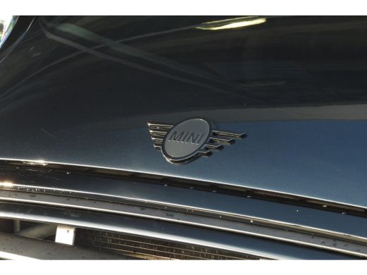 Mini Cooper Classic Automaat / Sportstoelen / LED / Navigatie / 16" LM Victory Spoke zwart ActivLease financial lease