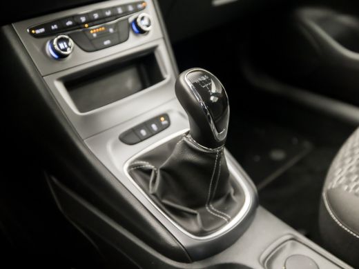 Opel Astra 1.2 Sport (APPLE CARPLAY, NAVIGATIE, CLIMATE, CRUISE, CAMERA, SPORTSTOELEN, LM VELGEN, PARKEERSEN... ActivLease financial lease