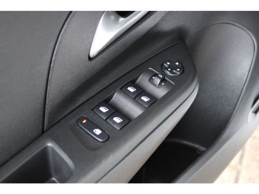 Opel Corsa 1.2 Edition | Stoel en stuurverwarming | Apple carplay | Parkeersensoren voor en achter | ActivLease financial lease