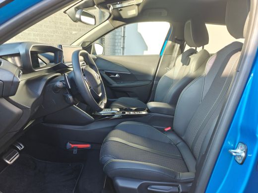 Peugeot 2008 1.2 Hybrid 136 GT | Achteruitrijcamera | Cruise control | DAB ontvanger ActivLease financial lease