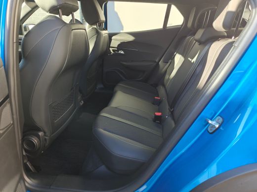 Peugeot 2008 1.2 Hybrid 136 GT | Achteruitrijcamera | Cruise control | DAB ontvanger ActivLease financial lease