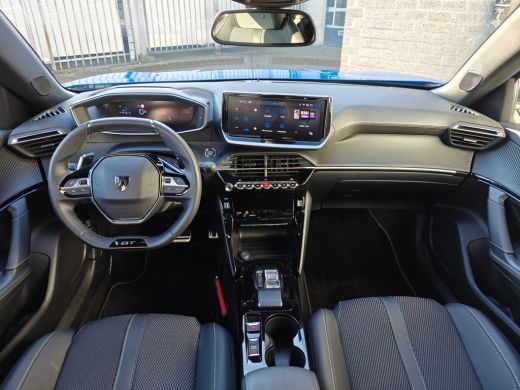 Peugeot 2008 1.2 Hybrid 136 GT | Achteruitrijcamera | Cruise control | DAB ontvanger ActivLease financial lease
