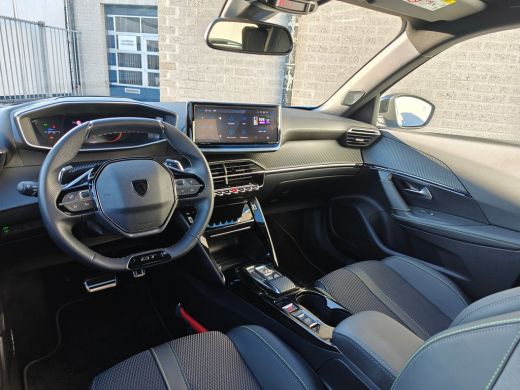 Peugeot 2008 1.2 Hybrid 136 GT | Achteruitrijcamera | Cruise control | DAB ontvanger ActivLease financial lease