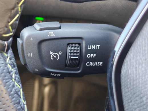 Peugeot 2008 1.2 Hybrid 136 GT | Achteruitrijcamera | Cruise control | DAB ontvanger ActivLease financial lease