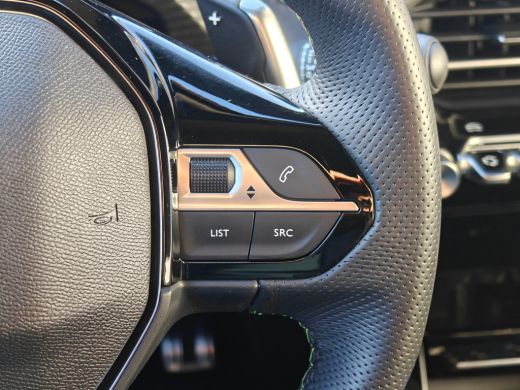 Peugeot 2008 1.2 Hybrid 136 GT | Achteruitrijcamera | Cruise control | DAB ontvanger ActivLease financial lease