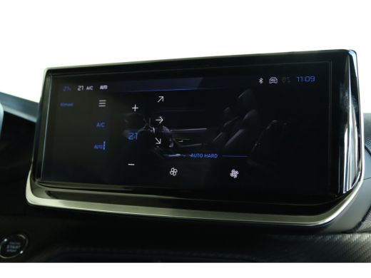 Peugeot 2008 1.2 Hybrid 145 GT 145PK | Adapt. Cruise | 360 Camera | Alcantara | Stoelverwarming | Massage | Navi ActivLease financial lease