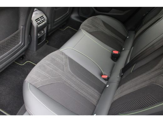 Peugeot 408 1.6 HYbrid GT 180 EAT8 | Automaat | Navigatie | Camera | Panorama/schuifdak | Focal | Comfortstoe... ActivLease financial lease