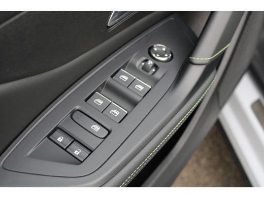 Peugeot 408 1.6 HYbrid GT 180 EAT8 | Automaat | Navigatie | Camera | Panorama/schuifdak | Focal | Comfortstoe... ActivLease financial lease