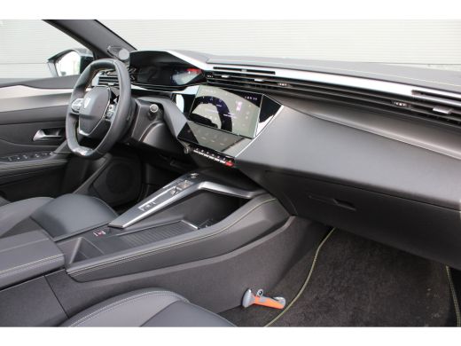 Peugeot 408 1.6 HYbrid GT 180 EAT8 | Automaat | Navigatie | Camera | Panorama/schuifdak | Focal | Comfortstoe... ActivLease financial lease
