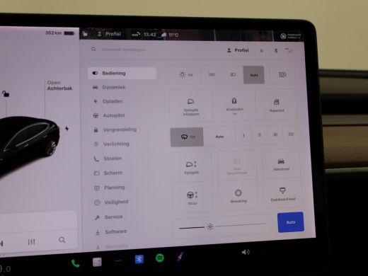 Tesla Model 3 60 kWh RWD *BTW* + LEDER | AUTOPILOT | PANORAMA | 3 CAMERA'S ActivLease financial lease