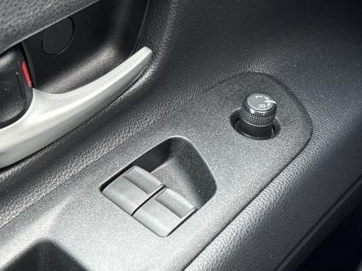 Toyota Aygo 1.0 VVT-i S-CVT first **KEYLESS/ STOELVERWARMING/ NAVIGATIE/ GARANTIE** ActivLease financial lease