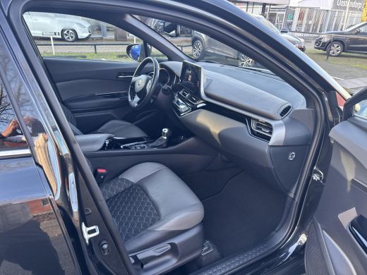 Toyota C-HR 1.8 Hybrid Executive | 06-10141018 Voor meer informatie ActivLease financial lease