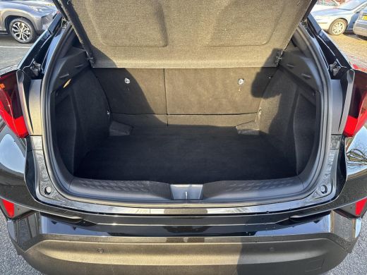 Toyota C-HR 1.8 Hybrid Executive | 06-10141018 Voor meer informatie ActivLease financial lease