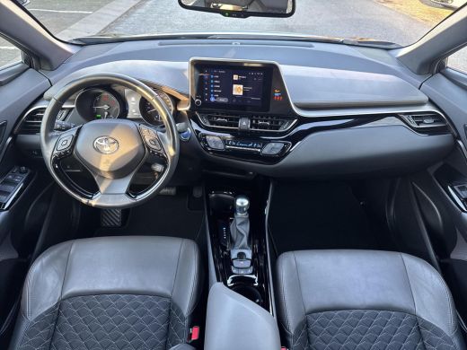 Toyota C-HR 1.8 Hybrid Executive | 06-10141018 Voor meer informatie ActivLease financial lease