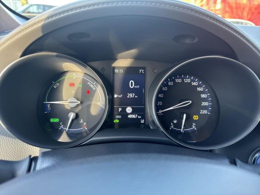 Toyota C-HR 1.8 Hybrid Executive | 06-10141018 Voor meer informatie ActivLease financial lease