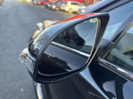 Toyota C-HR 1.8 Hybrid Executive | 06-10141018 Voor meer informatie ActivLease financial lease