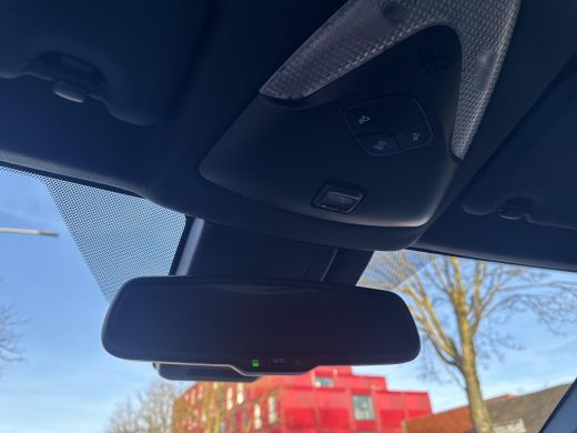 Toyota C-HR 1.8 Hybrid Executive | 06-10141018 Voor meer informatie ActivLease financial lease